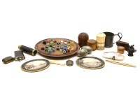 Lot 291 - An assortment of collectables