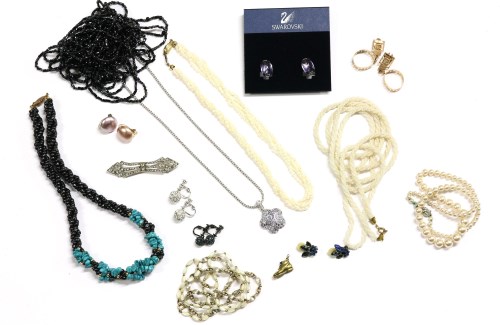 Lot 65 - A collection of costume jewellery