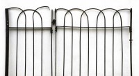 Lot 866 - A quantity of iron hoop-top railings