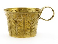 Lot 221 - An Edwardian silver gilt reproduction of an ancient classical cup