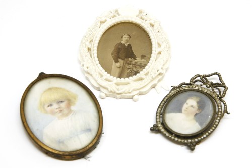 Lot 99 - Two miniatures