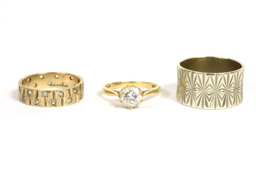 Lot 15 - A 9ct gold wedding ring