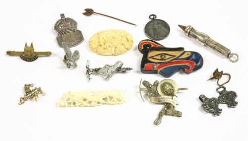 Lot 50 - A collection of costume jewellery to include