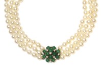 Lot 294 - A three row graduated cultured pearl necklace