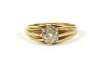 Lot 155 - A gentlemen's gold single stone cushion cut diamond ring