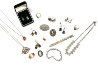 Lot 271 - A collection of costume jewellery