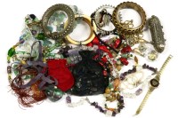 Lot 290 - A collection of costume jewellery