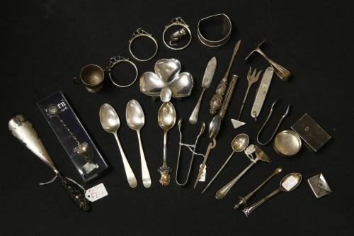 Lot 65 - A quantity of silver items