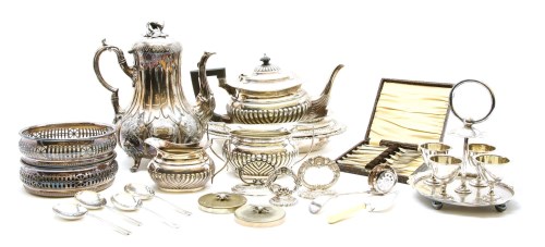 Lot 72 - A large quantity of various electroplated items