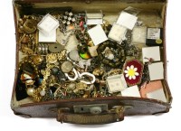 Lot 276 - A collection of costume jewellery