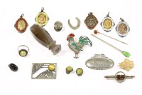 Lot 206 - A collection of items to include a banded agate desk seal