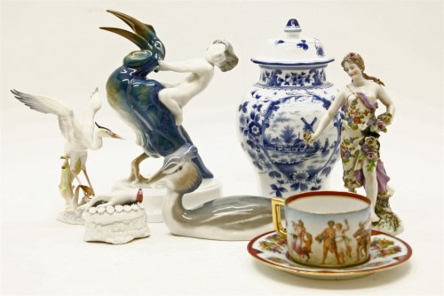 Lot 522 - A collection of ceramics