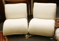 Lot 528 - A pair of 'Heart' chairs