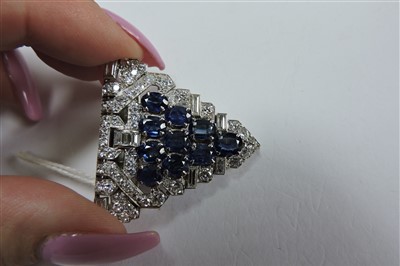 Lot 183 - An Art Deco sapphire and diamond clip brooch