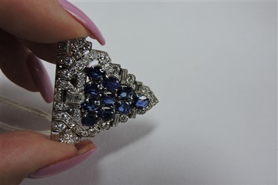 Lot 183 - An Art Deco sapphire and diamond clip brooch