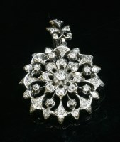 Lot 35 - A Victorian diamond set brooch/pendant