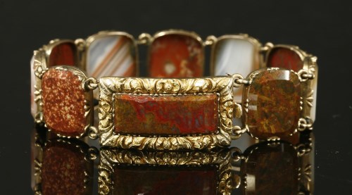Lot 6 - A Regency gold agate bracelet