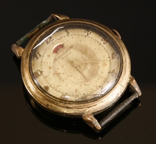Lot 595 - A gentlemen's 9ct gold Jaeger LeCoultre Automatic strap watch