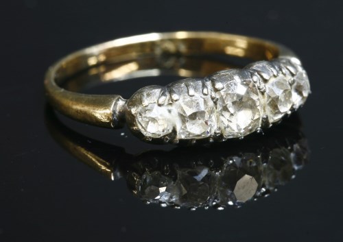 Lot 41 - An early 19th century five stone graduated diamond ring