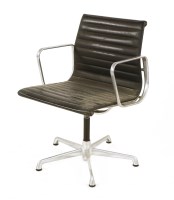 Lot 717 - An EA108 desk chair