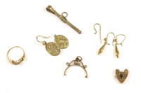 Lot 8 - A collection of gold items