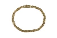 Lot 26 - A 9ct gold fancy curb link bracelet