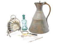 Lot 194 - A collection of metal and glassware