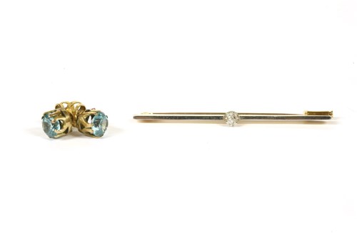 Lot 95 - A Continental single stone old European cut diamond bar brooch