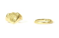 Lot 20 - An 18ct gold wedding ring