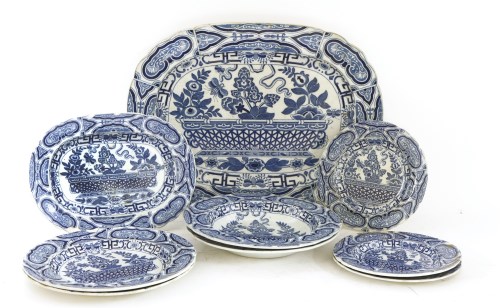 Lot 72 - A pottery blue and white platter