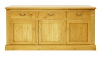 Lot 518 - A contemporary oak sideboard