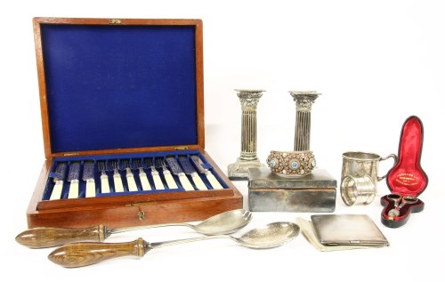 Lot 134 - A collection of silver and silver plated items