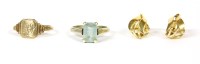 Lot 67 - A ladies 9ct gold signet ring