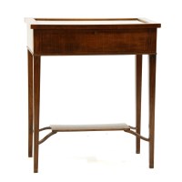 Lot 358 - A mahogany bijouterie table