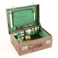 Lot 135 - An Edwardian leather dressing case