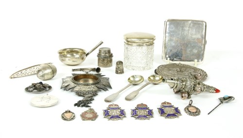 Lot 116 - A collection of silver and white metal items