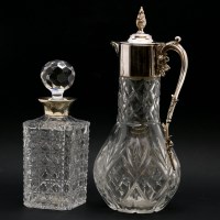 Lot 159 - A crystal glass whisky decanter