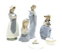 Lot 234 - A collection of ceramics