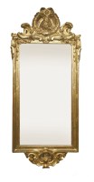 Lot 1014 - A Georgian carved giltwood and gesso wall mirror