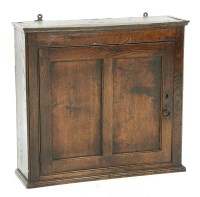 Lot 609 - An oak wall cabinet