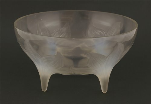 Lot 161 - A Lalique 'Lys' bowl