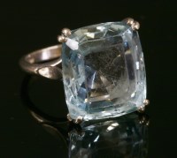 Lot 211 - An 18ct white gold single stone aquamarine ring