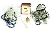 Lot 71 - A collection of costume jewellery