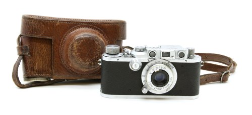 Lot 106 - A Leica D.R.P. Ernst Leitz Wetzlar 35mm camera