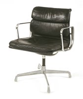 Lot 264 - A desk chair