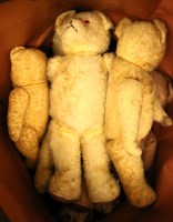 Lot 268 - A collection of teddy bears