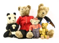 Lot 279 - A collection of teddy bears