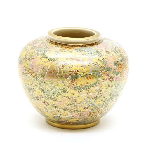 Lot 199 - A satsuma vase