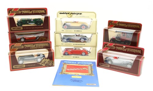 Lot 227 - Matchbox models of yesteryear in red and beige boxes (22)