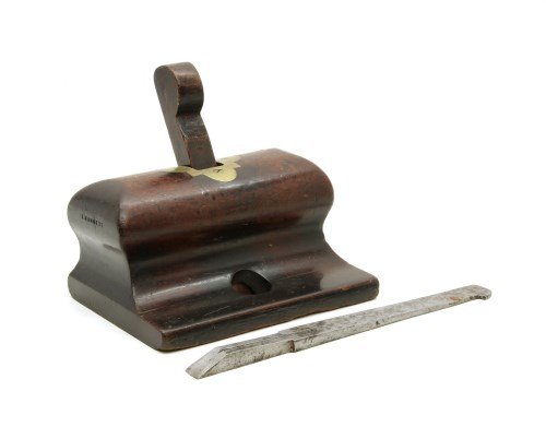Lot 172 - A good mahogany and brass routing plane by E Dunnett with a Watkin & Sons warranted steel blade